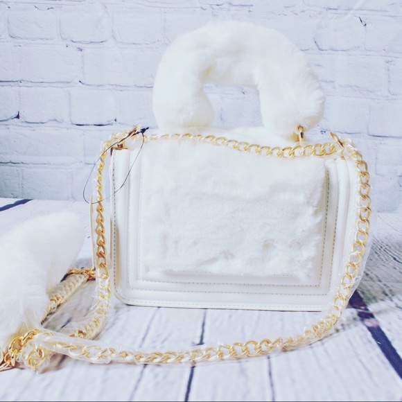 NWT Faux Fur White Mixed Metal Clutch - Picture 11 of 11
